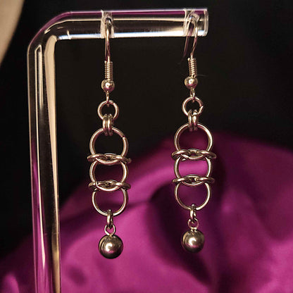 Interlocking rings earrings