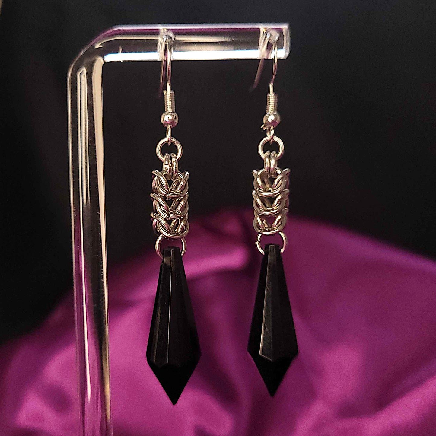 Box chain and black gem drop earrings