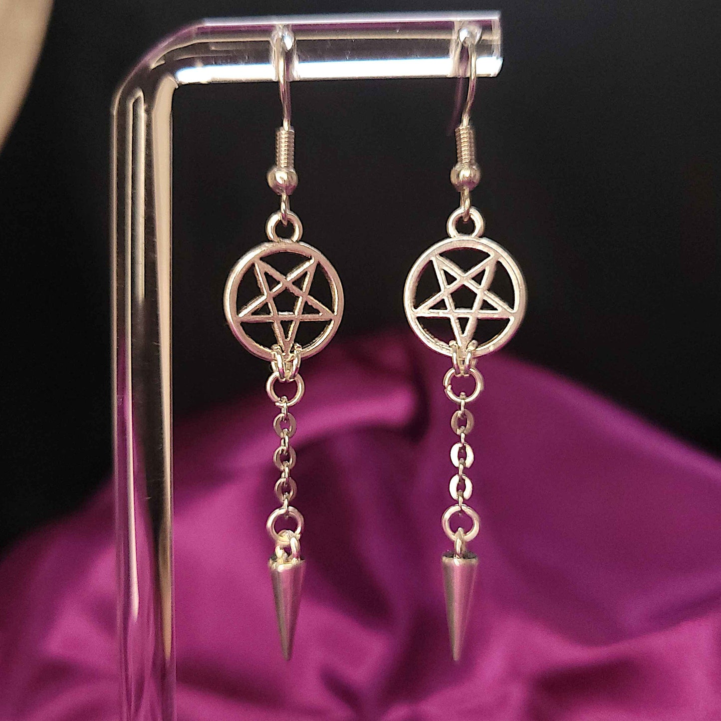 Gothic pentagram chain and spike earrings