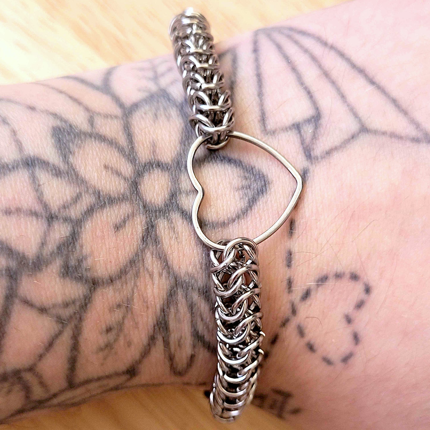 Heart loop box chain bracelet
