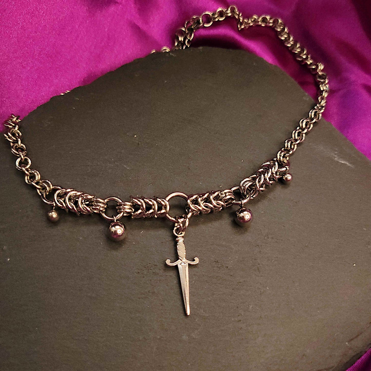 Ball and dagger box chain necklace