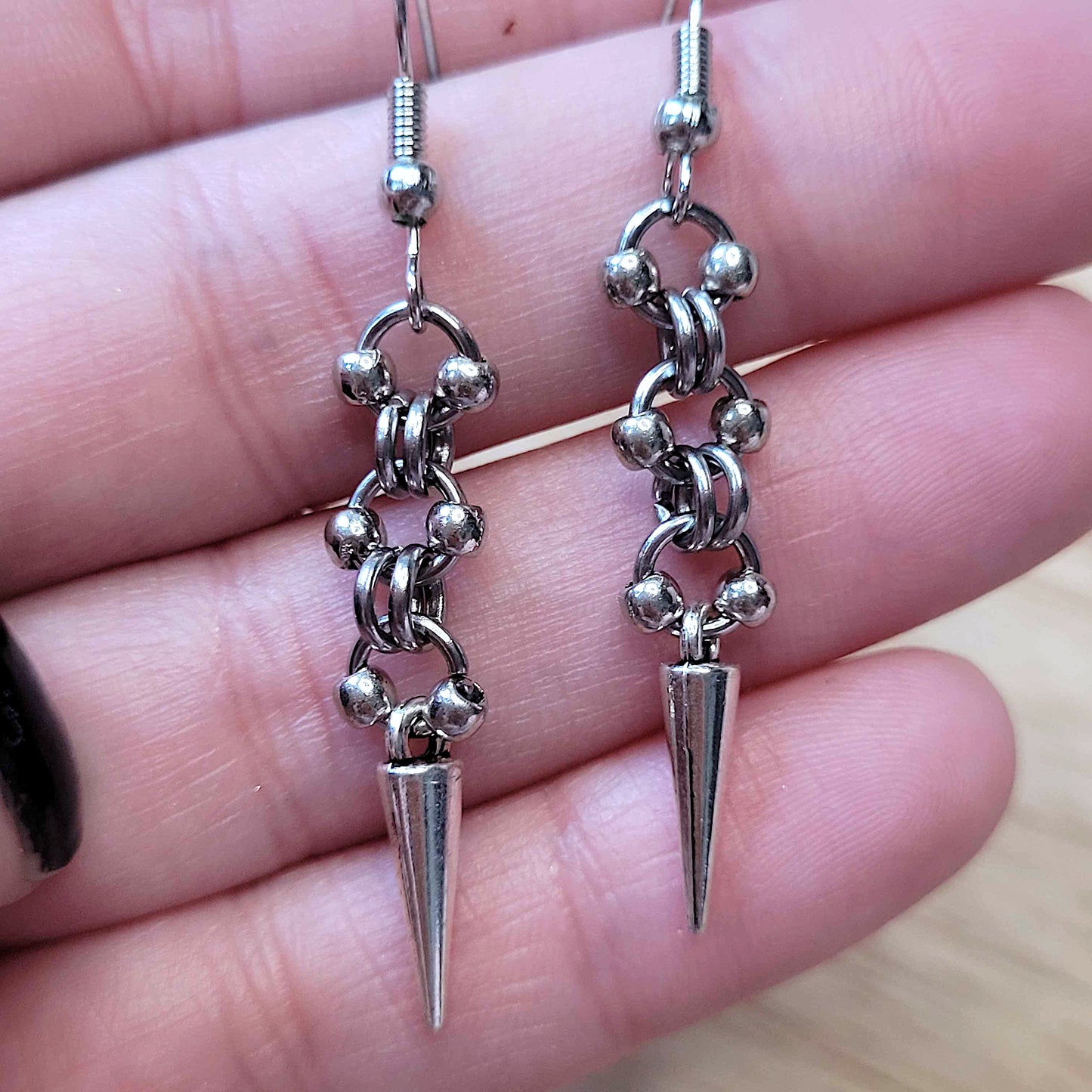 Beaded simple chain and spike earrings