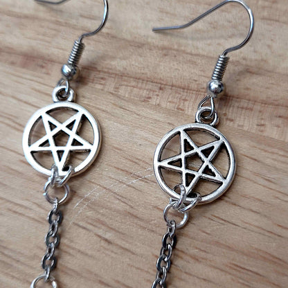 Gothic pentagram chain and spike earrings